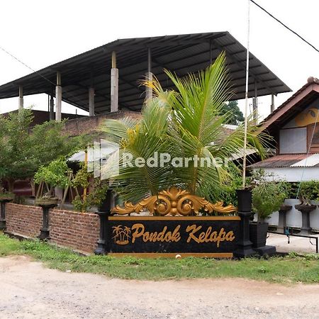 Pondok Kelapa Homestay Lampung Mitra Reddoorz バンダールランプン エクステリア 写真