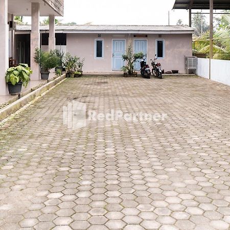 Pondok Kelapa Homestay Lampung Mitra Reddoorz バンダールランプン エクステリア 写真