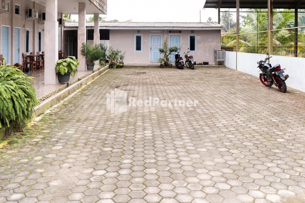 Pondok Kelapa Homestay Lampung Mitra Reddoorz バンダールランプン エクステリア 写真
